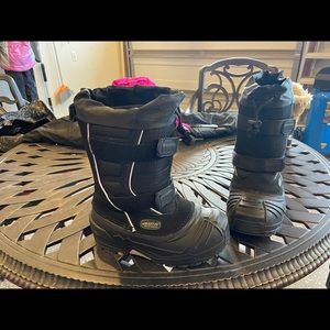 Baffin Winter Boots size 2